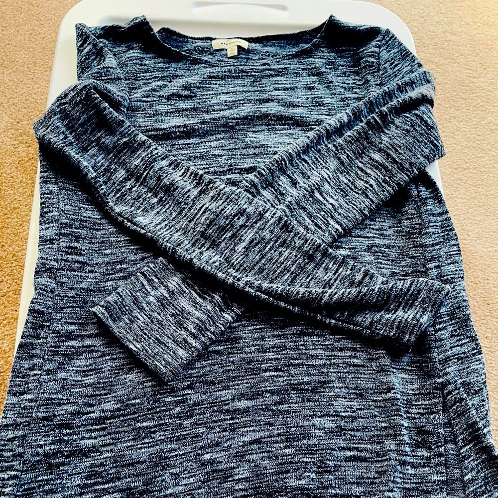 Max Studio size S long sleeve shirt with side slit